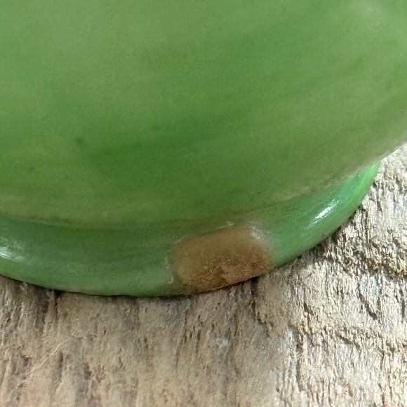 3” Tall Vintage Japanese Vase. Item 215 - Picture 4 of 7